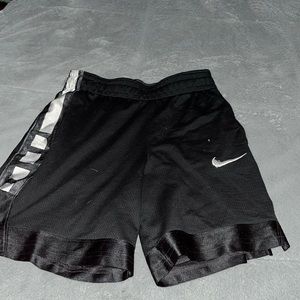 Black Nike shorts